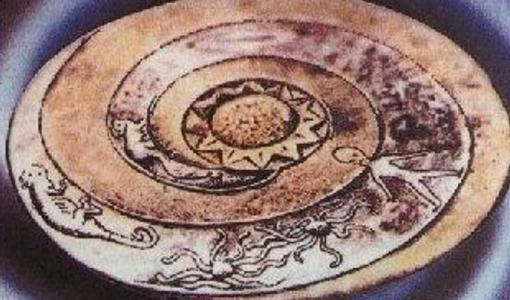 一万年前UFO坠毁，神秘石盘刻着无法解释的图像(图1)